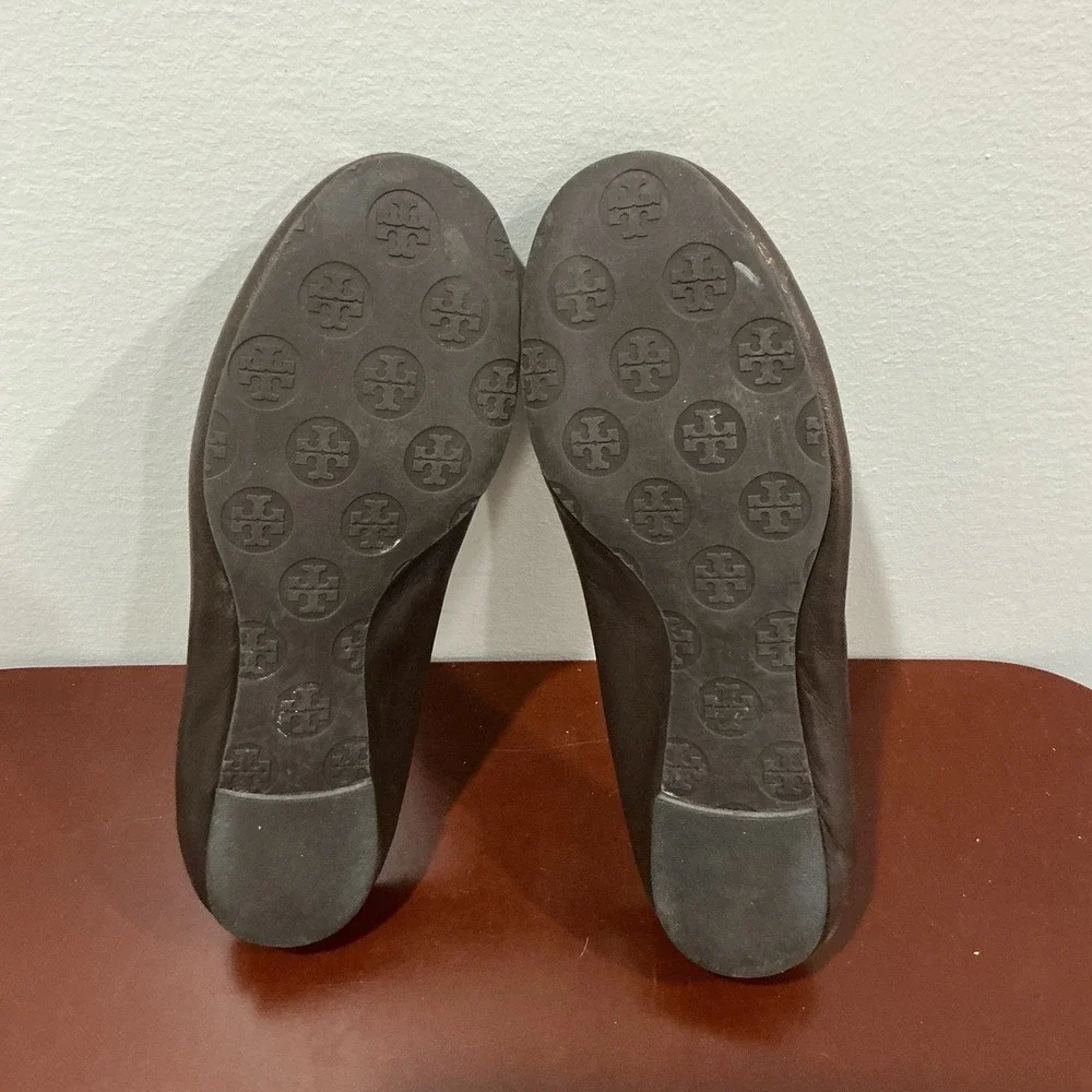 Tory Burch Ballet Shoes Womens 8.5 Reva Flats Brown Leather Gold Logo Preppy Lux